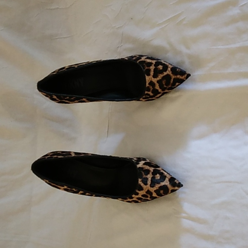 NWOT Leopard High Heel  DKNY Shoes.  Black Bottoms - Picture 2 of 7